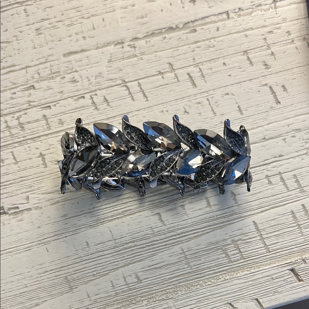 Elegant bracelet and earrings